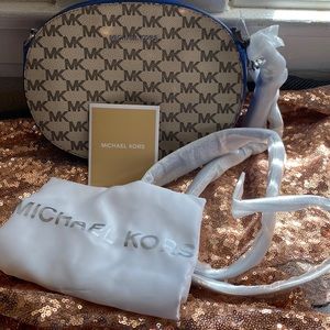 Michael Kors Ginny NWT Messenger MD collection